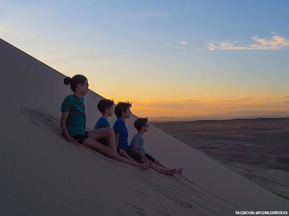 20 Pics of Family on World Tour Before Children Lose Their Vision