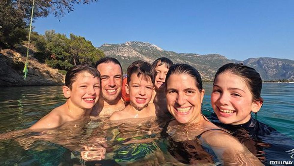 20 Pics of Family on World Tour Before Children Lose Their Vision