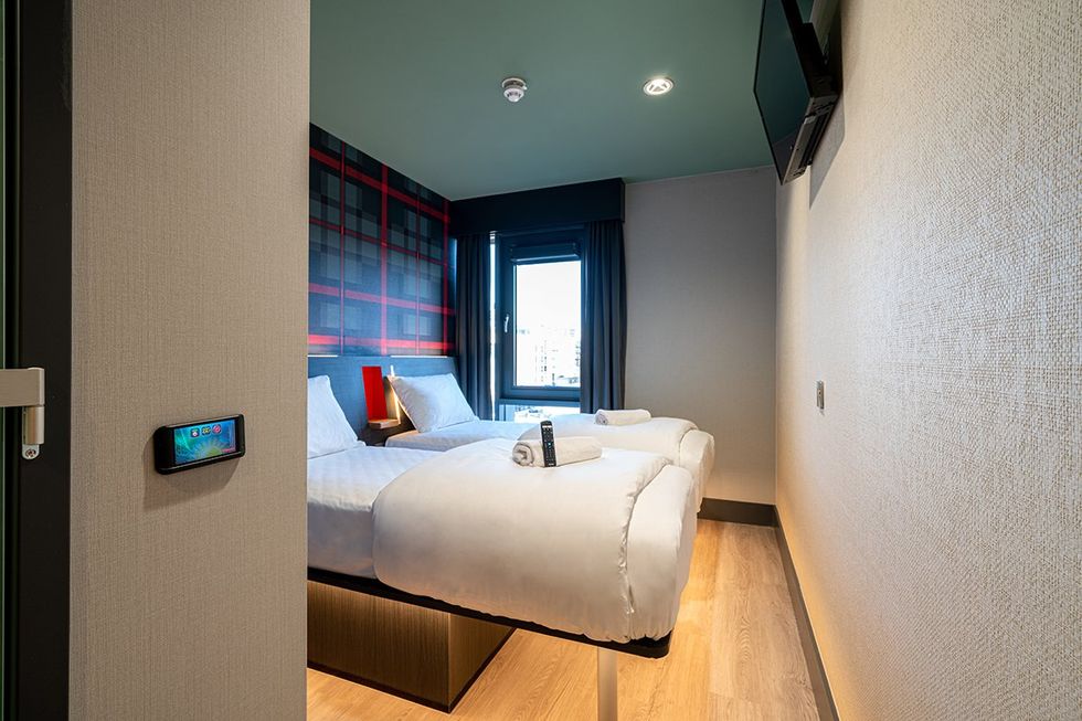 A cozy en-suite at the easyHotel Dublin City Centre