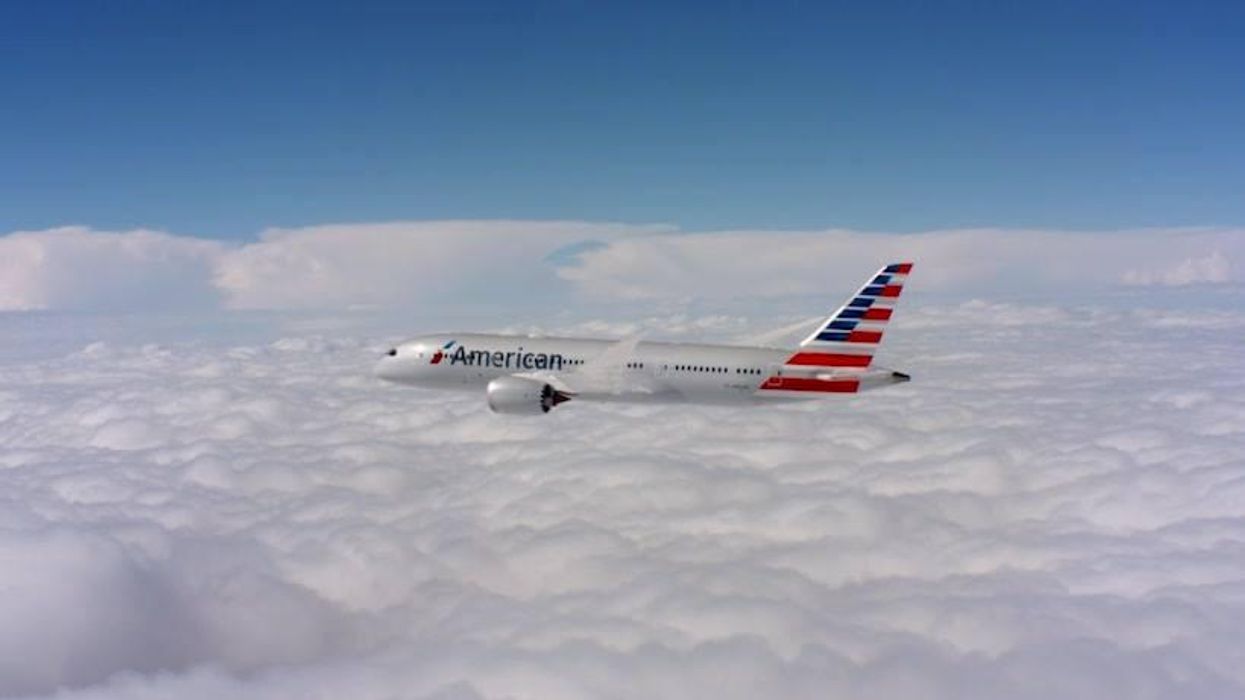 american airlines plane