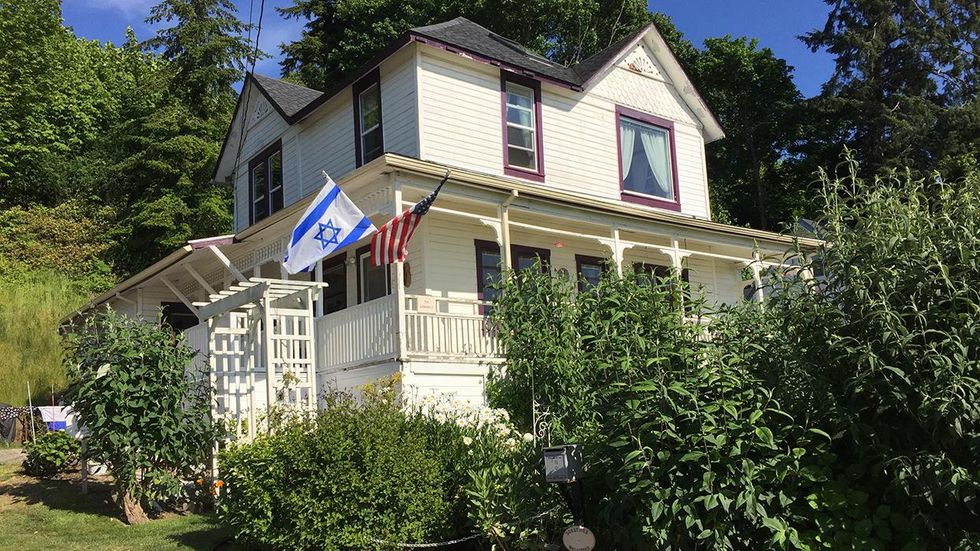 Astoria’s Famed ‘Goonies’ House Sells for $1.6 Million – The new owners are big fans of the 1985 film and say “It’s meant to be shared.”