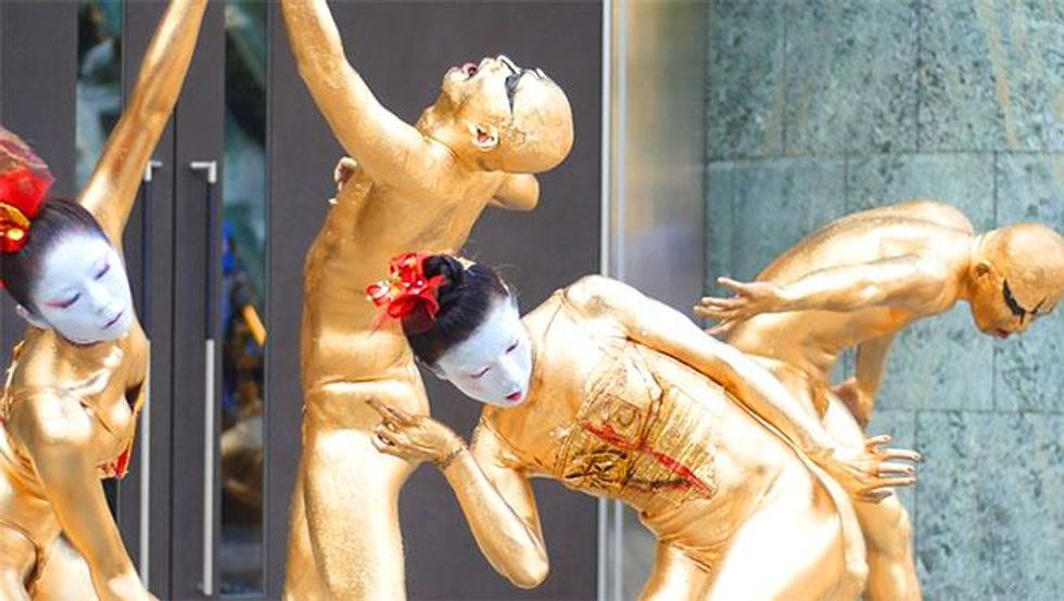 Atsushi Matsuda dancing with Dairakudakan.