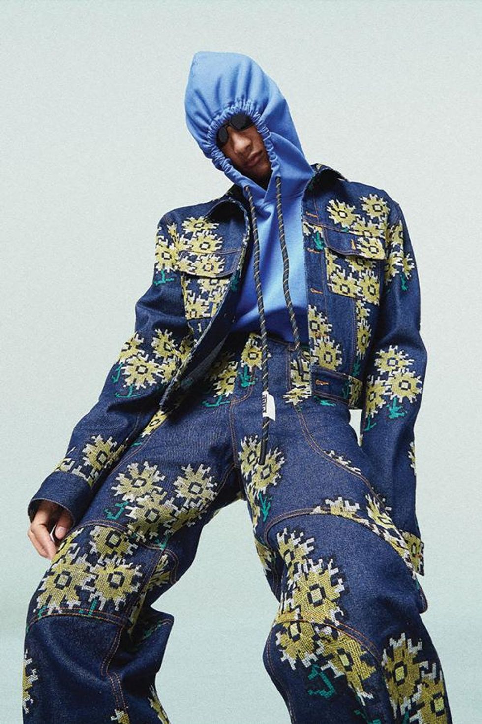 Bright prints on oversized cuts