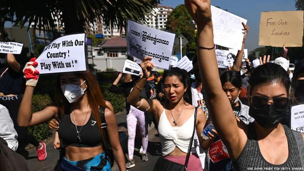 female bodybuilders join the Myanmar protests