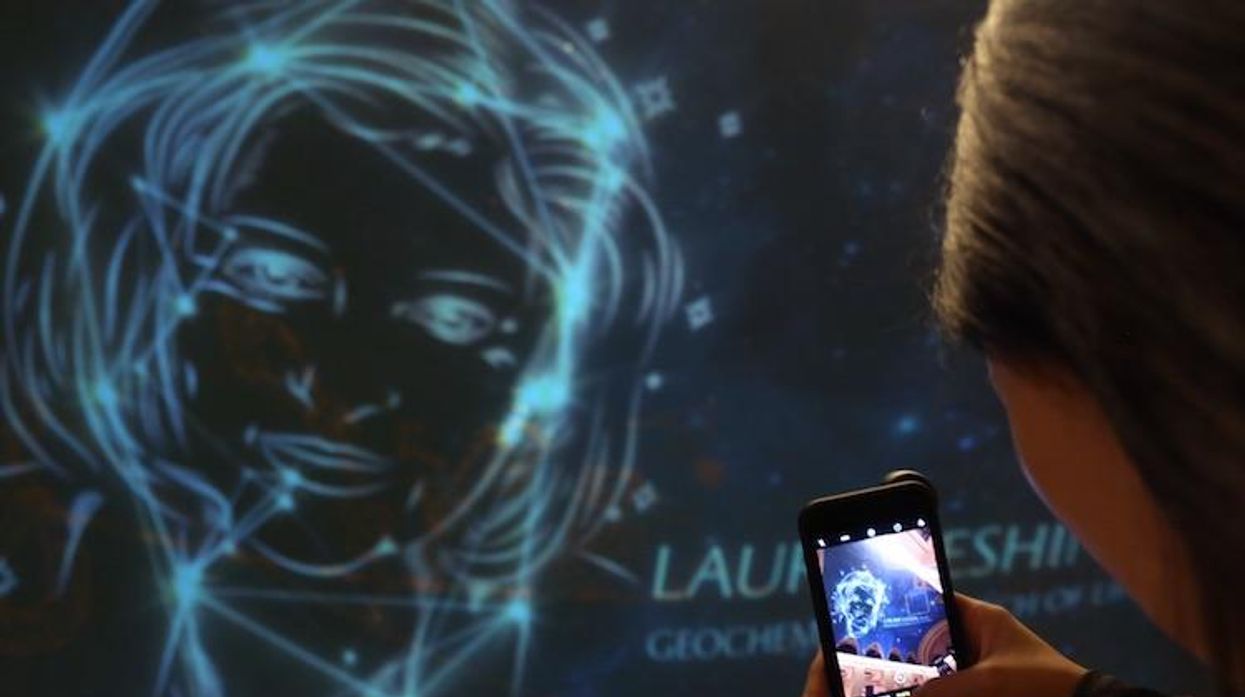 Female Scientists Find Their Shine in GE's Grand Central Station Light Show