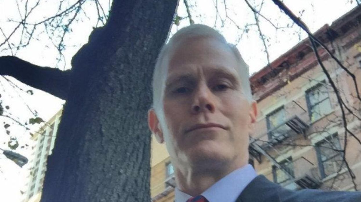 Mike Pence Look-Alike Trolls NYC In Short Shorts Raising Money For Nonprofits