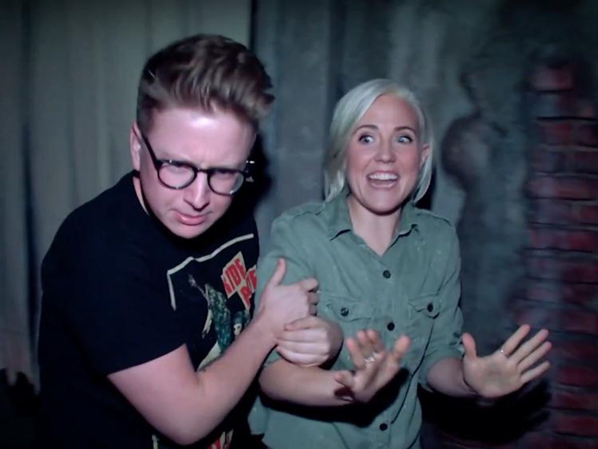 Check Out Universal Studios Halloween Horror Nights with Tyler Oakley & Hannah Hart 