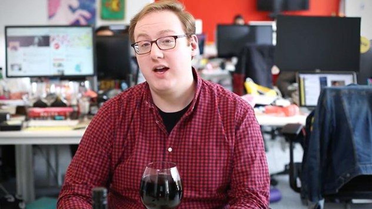 Two-Minute Cinema: The Worst Types of People that Take Airplanes with Me