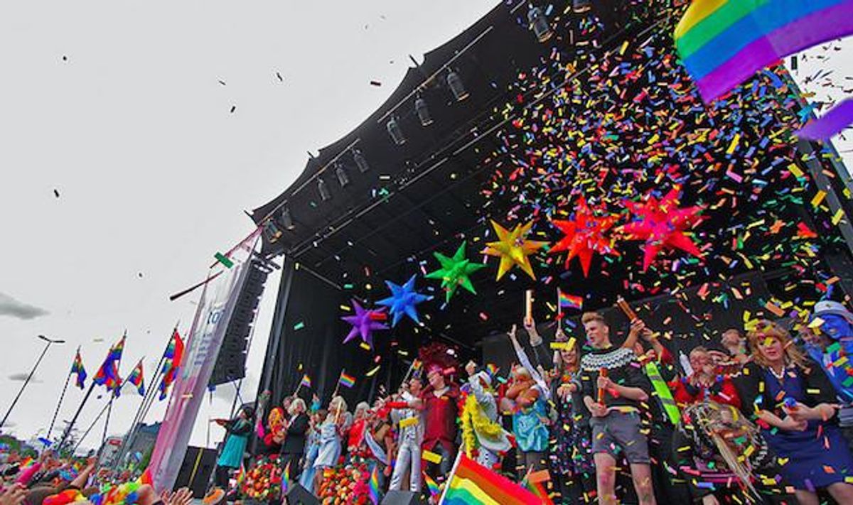 New Poll Finds That 50% of Pride Parade Participants Are Straight