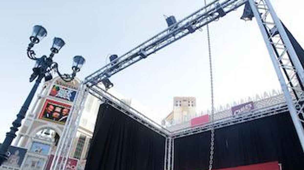 Madame Tussauds Las Vegas Unveils Miley Cyrus 'Wrecking Ball' Sculpture