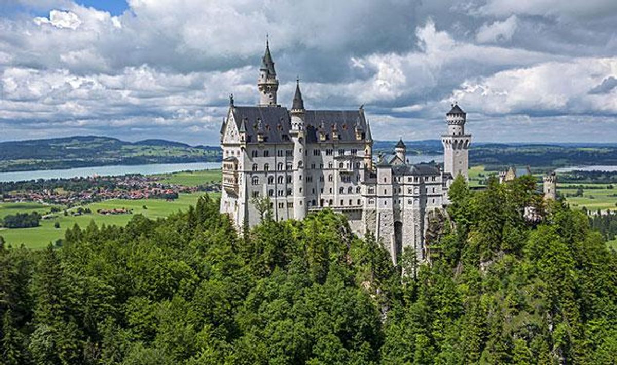 Tours: Gawking at Europe's Castles