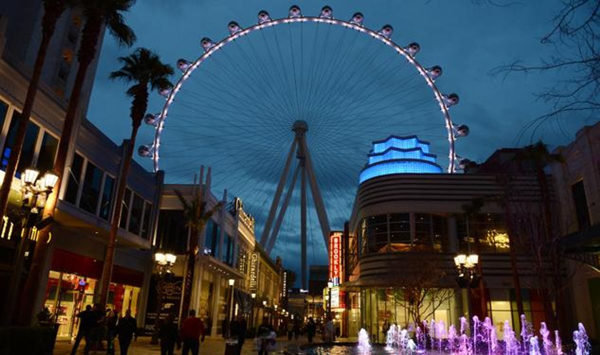 PHOTOS: Vegas' New Landmark Ferris Wheel All Lit Up