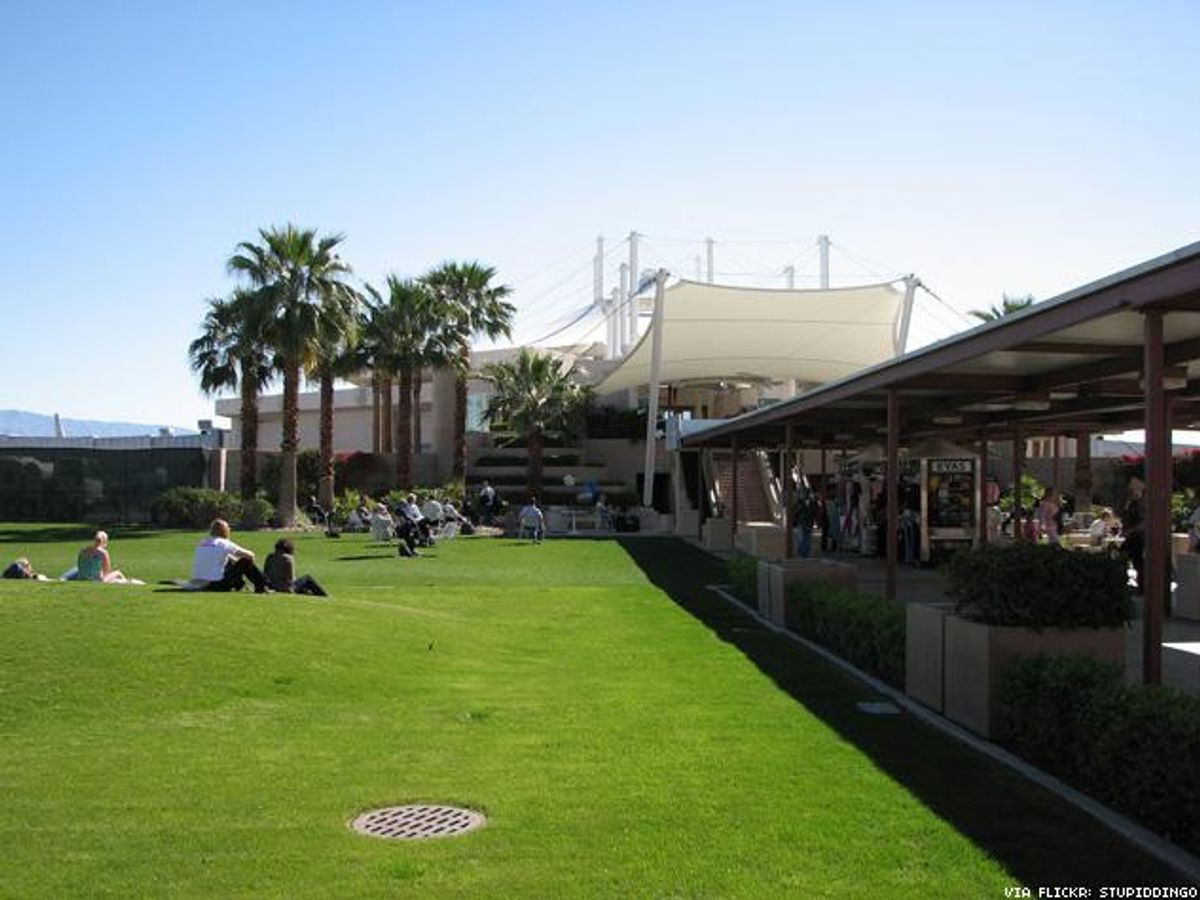 Why Travelers Love Palm Springs Airport