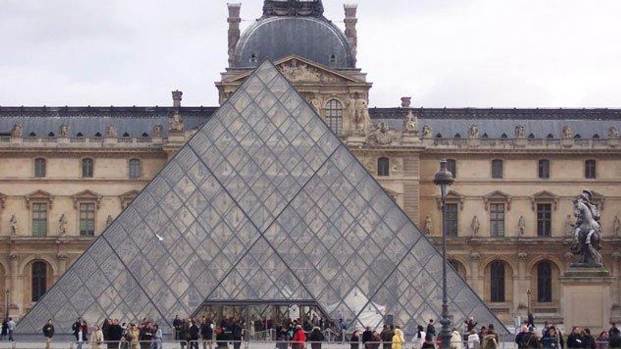 The Louvre Closed Because of Pickpockets
