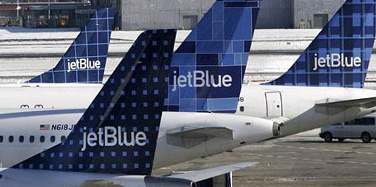 JetBlue Designs New Uniforms