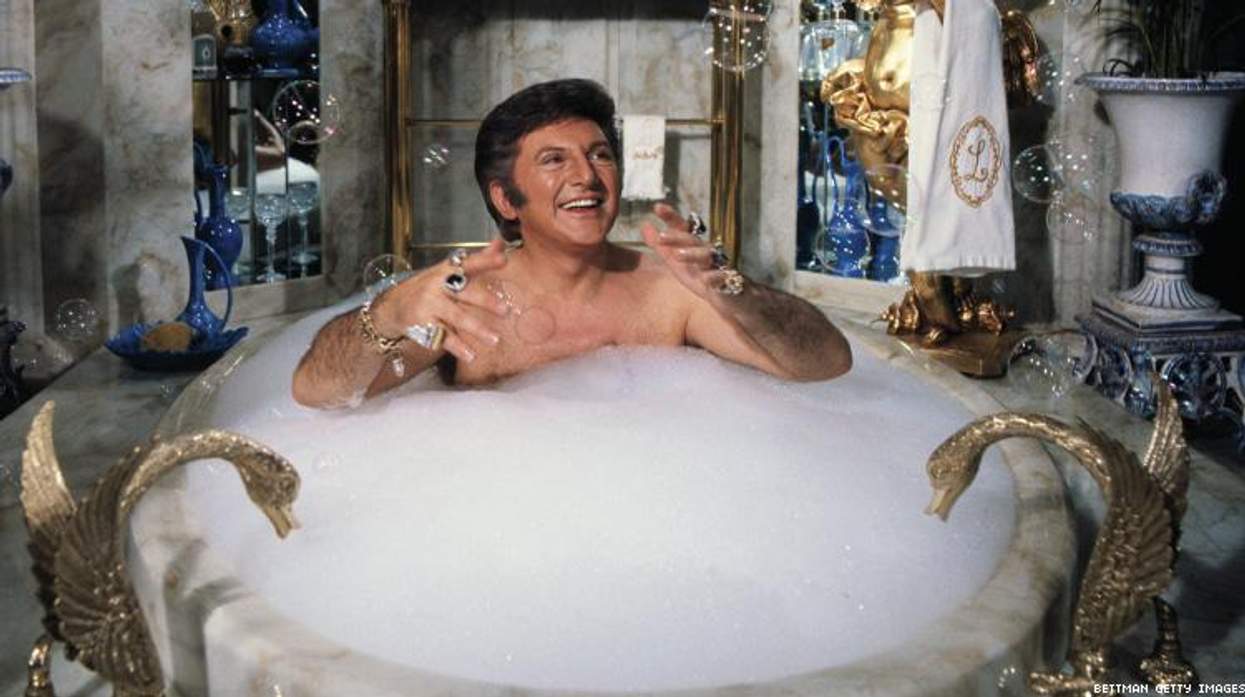 Liberace in bath