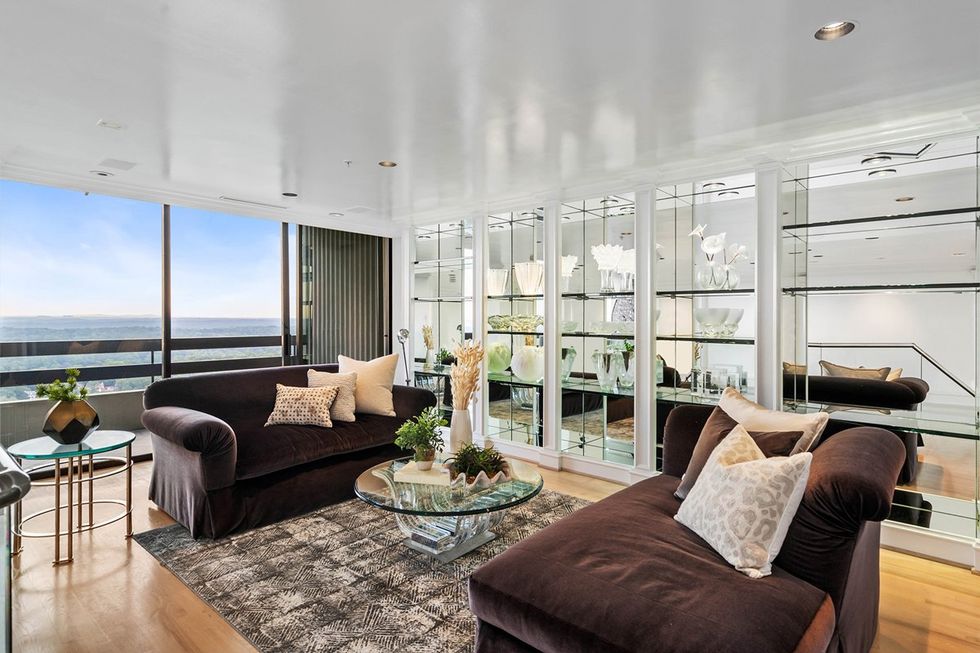 Look Inside Elton John Peachtree Condo Atlanta Sold Sothebys