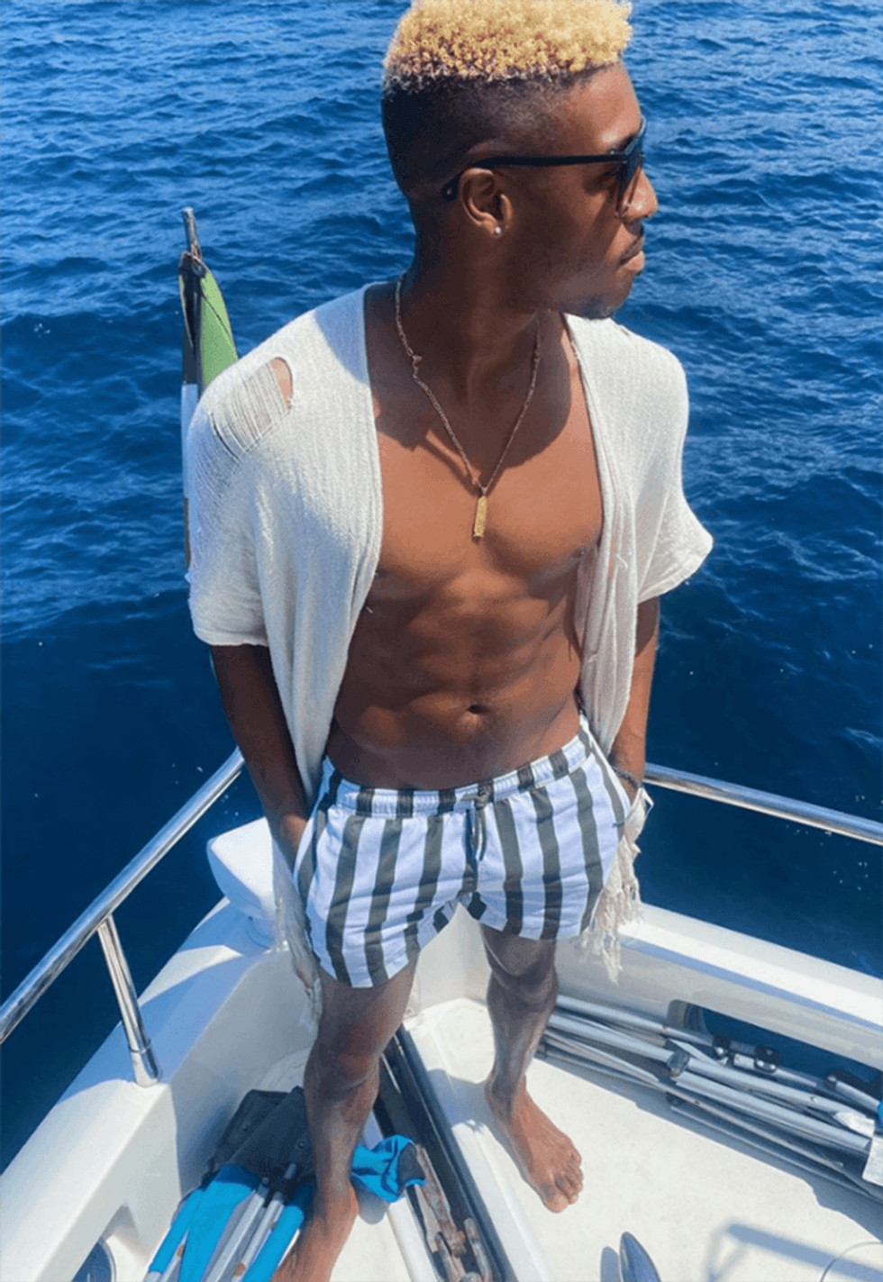 Meet Out Los Angeles Cheerleader Quinton Peron!