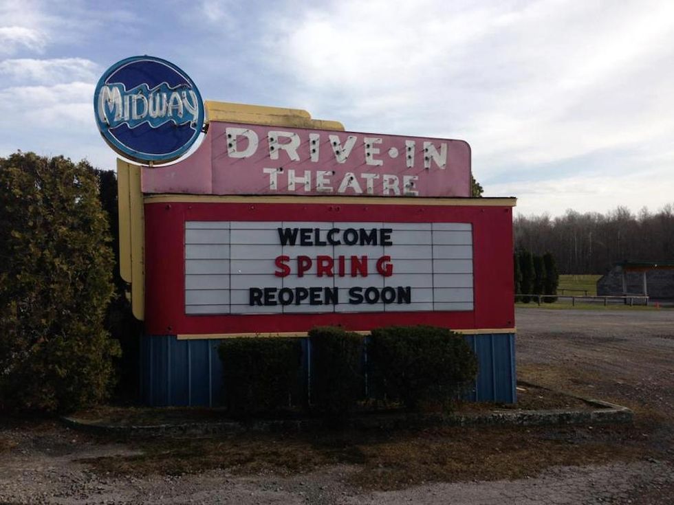 Midway Drive In - Minetto, New York