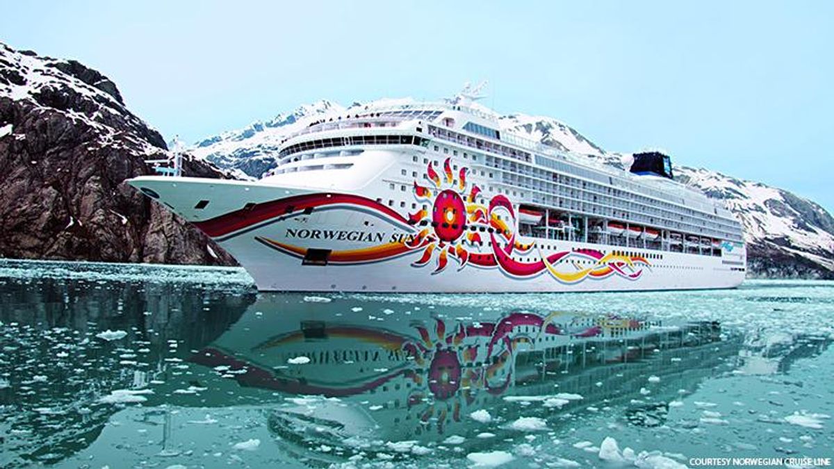 Norwegian Cruise Line Ship Hits Iceberg