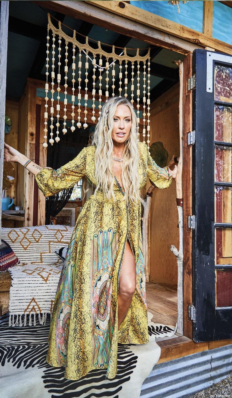 Real Housewives Braunwyn Windham-Burke in Out Traveler