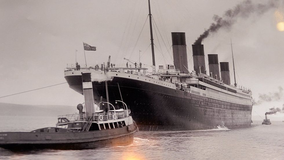 Rescuers in Life or Death Race to Reach Titanic Submersible