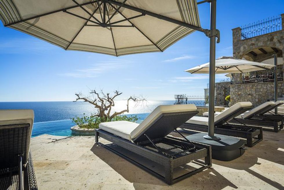 Rio de Luna Pool View