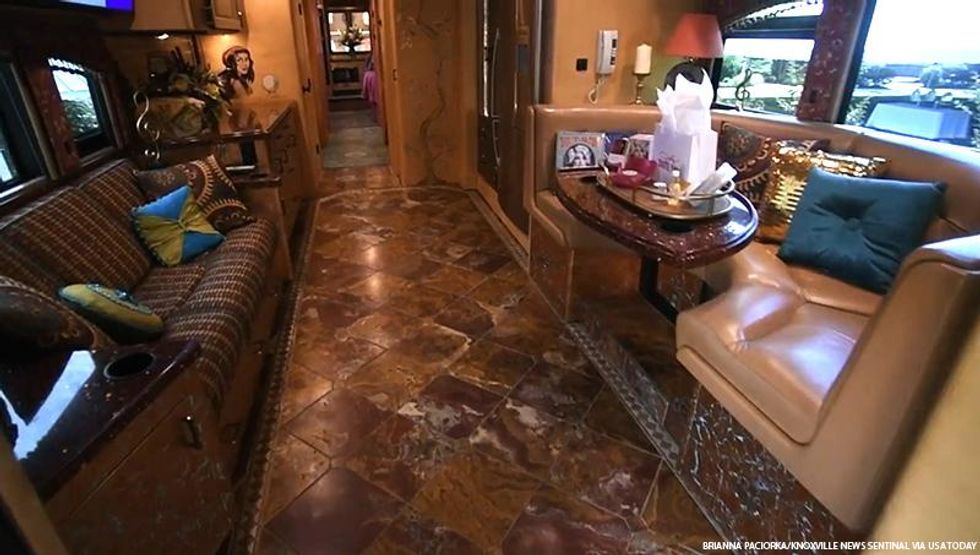 The Suite 1986 Tour Experience at Dollywood