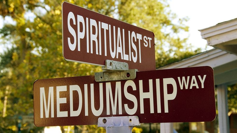 This Florida town full of mediums has been luring believers, the curious and the skeptical for more than a century