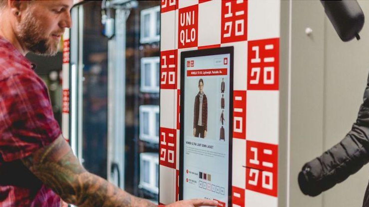 uniqlo-vending-machine-1.jpg