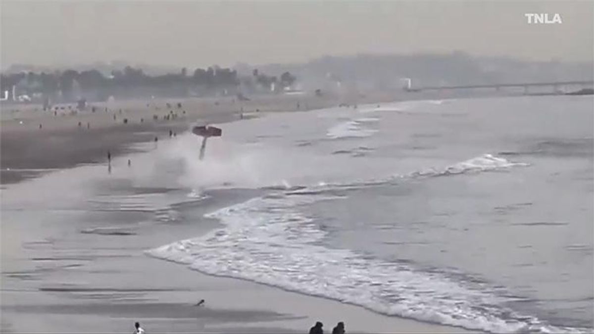 VIDEO: Two injured as Small Plane Crashes on Southern California Beach