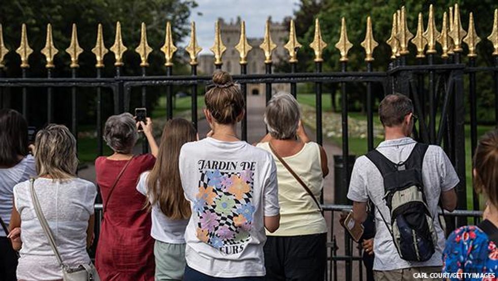 What Queen Elizabeth\u2019s Death Means for Tourists to the U.K. Right Now