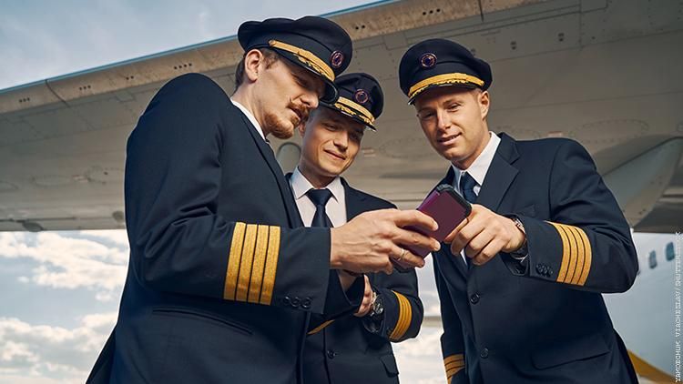 Pilot Pulls Dad-Card After Naughty Passenger Sends Nudes to Cockpit