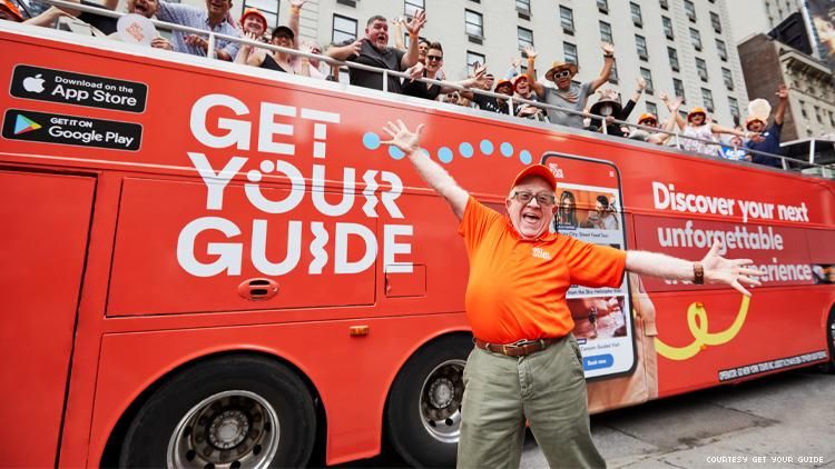 Leslie Jordan as NYC bus tour guide with Get Your Guide