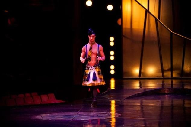 Cirque du Soleil&#039;s Zumanity Adds a Sexy Scottish Fantasy