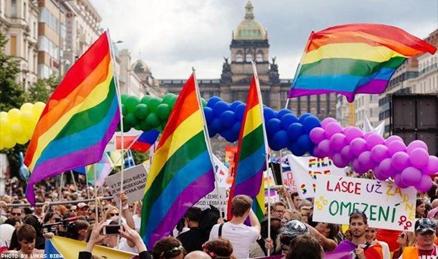 Hebro Travel Organizes Trip to Prague Pride, Auschwitz for Gay Jewish Travelers
