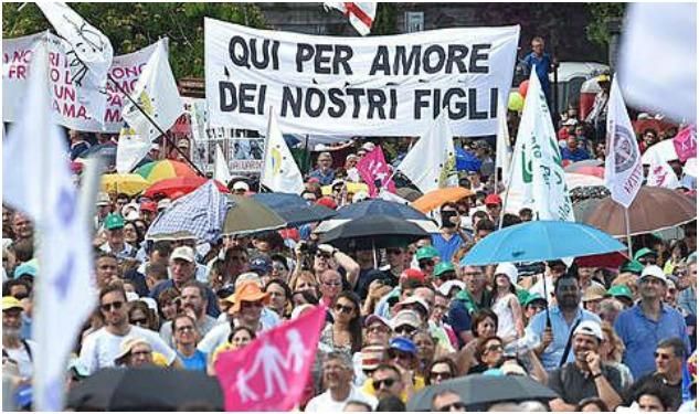 Enormous Crowds Descend on Rome to Protest Civil Unions