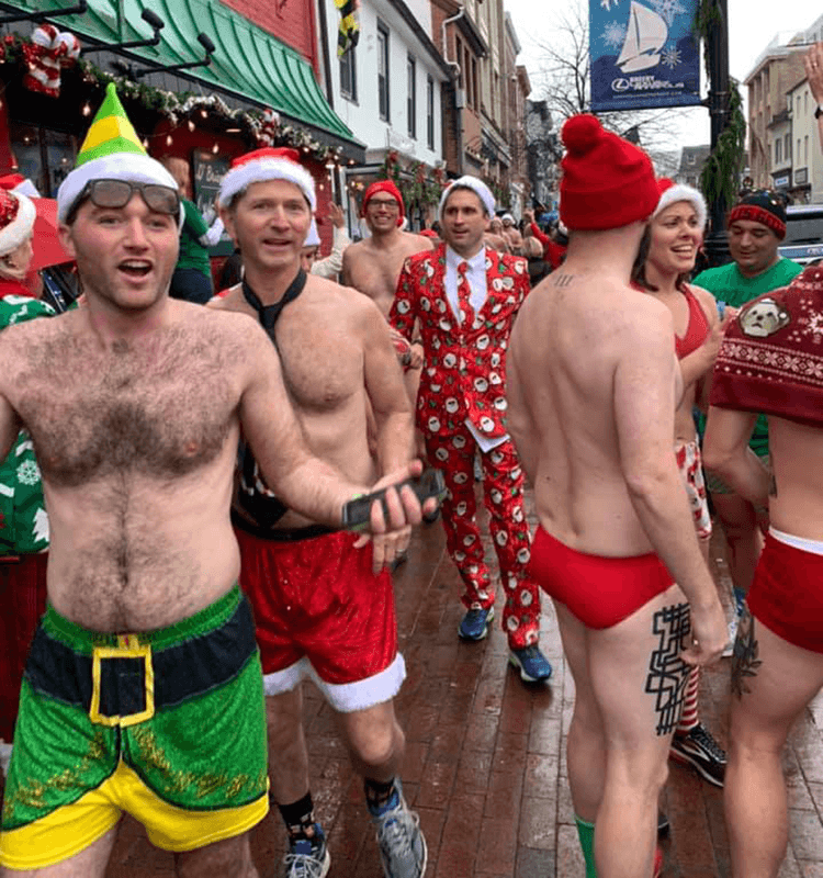 Here are some of our favorite Santa speedo and skivvy races for 2021