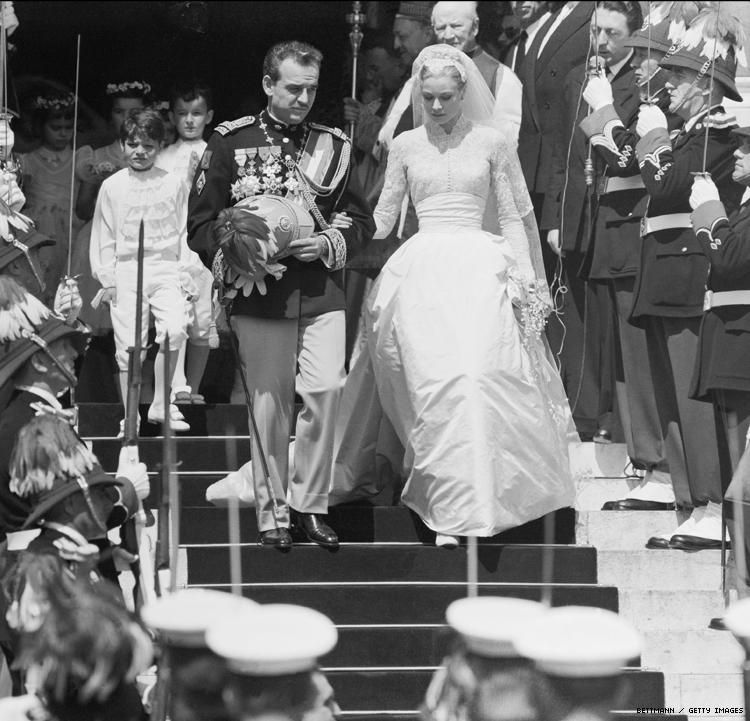 Prince Rainer and Princess Grace at their wedding in black and white