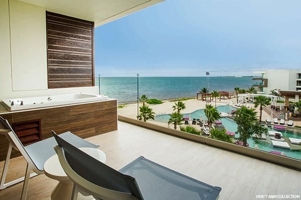 Enjoy the Best of Both Worlds at This All-Inclusive Cancun Resort